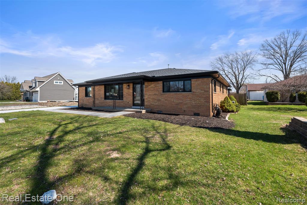 47900 Jefferson Avenue, Chesterfield, MI 48047 — Photo 3