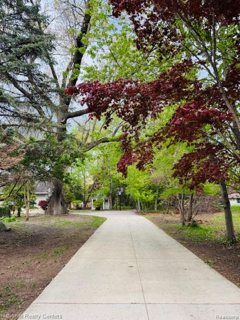 2460 Ogden Drive, West Bloomfield, MI 48323 — Photo 27