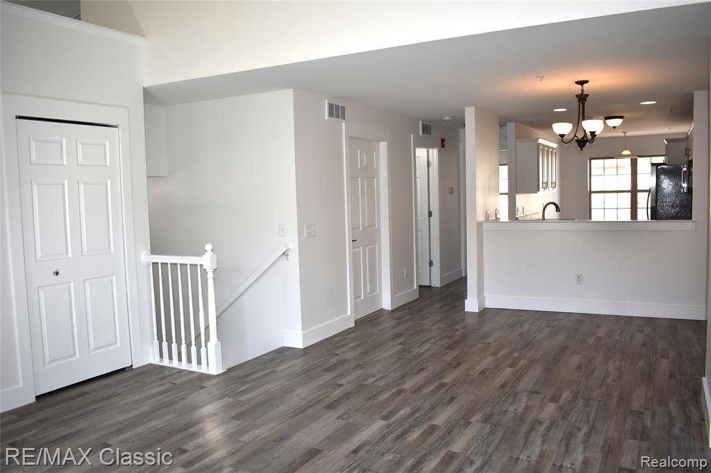 417 Old Pine Way Drive, Walled Lake, MI 48390 — Photo 3