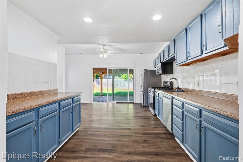76 W Coy Avenue, Hazel Park, MI 48030 — Photo 8