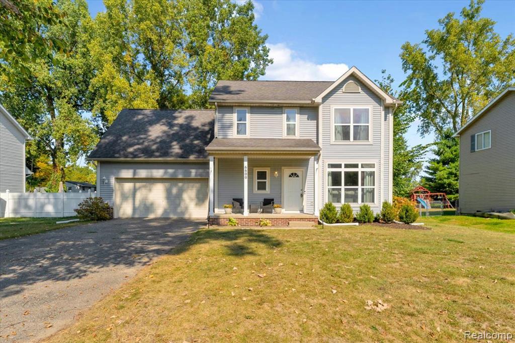 6600 Doyon Drive S, Waterford, MI 48327 — front exterior