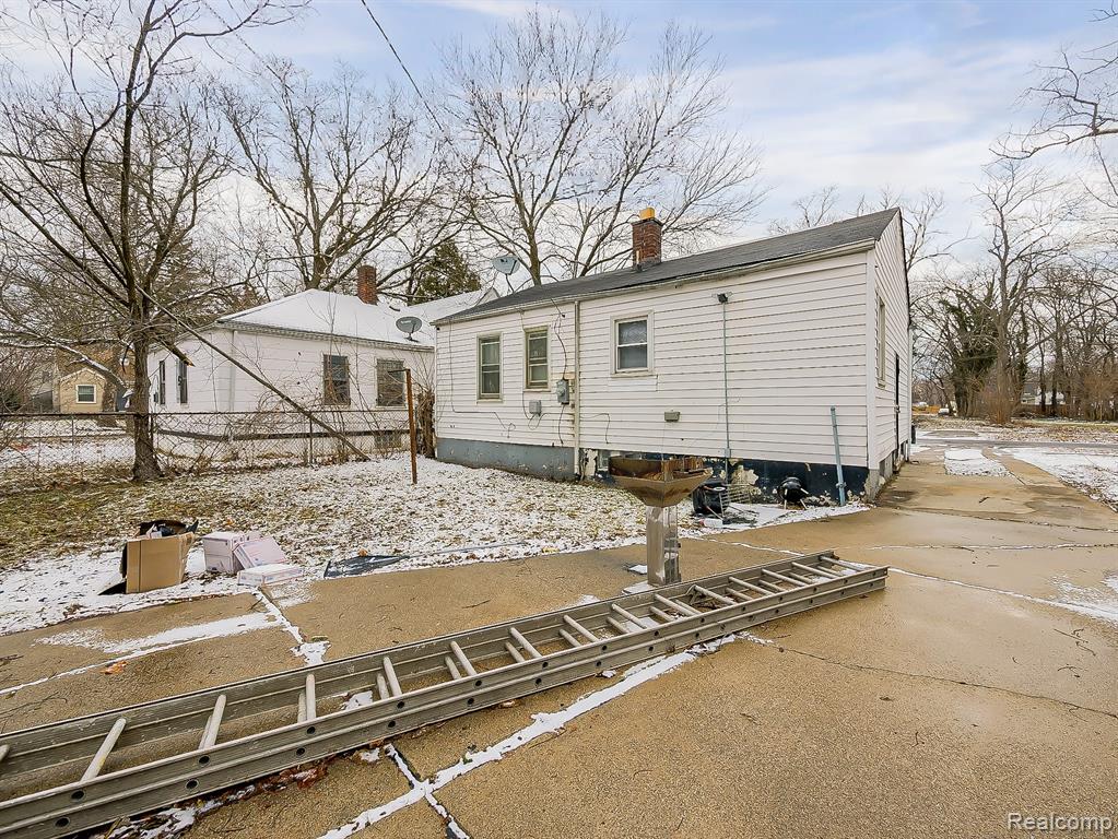 19811 Harlow Street, Detroit, MI 48235 — Photo 15