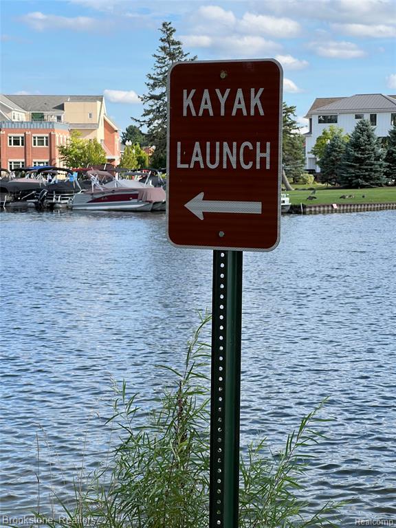 400 E Flint Street, Lake Orion, MI 48362 — Photo 44