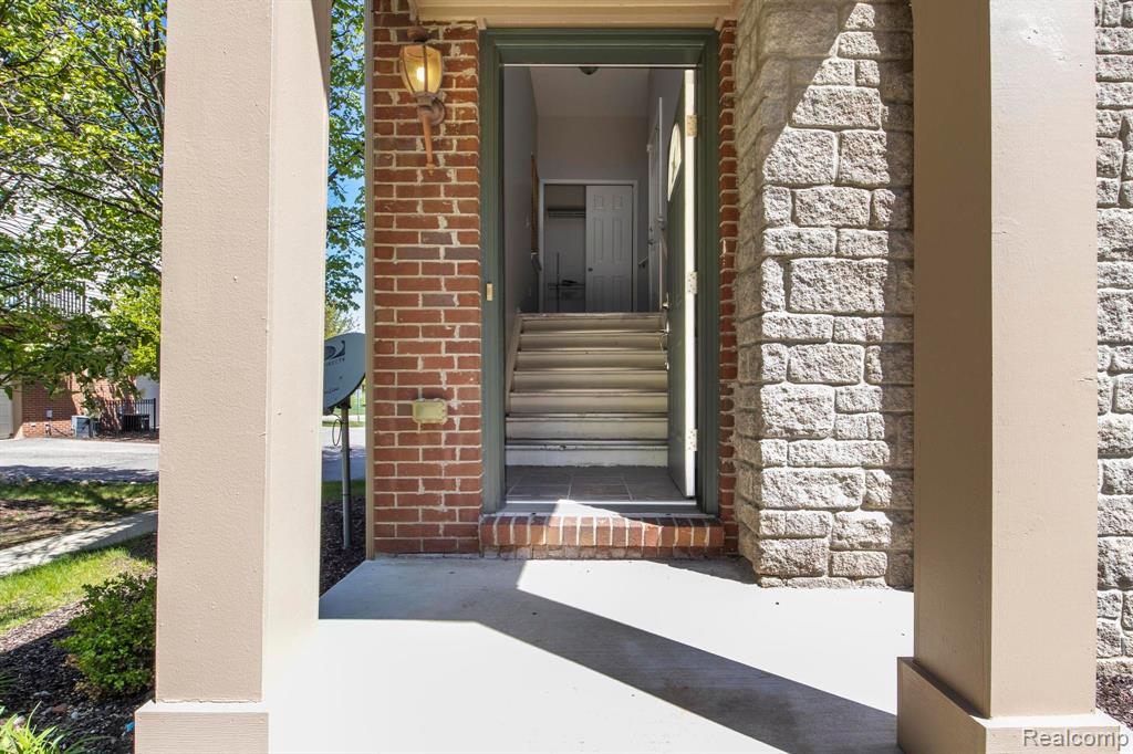 44771 ELLERY Lane, Novi, MI 48377 — Photo 2