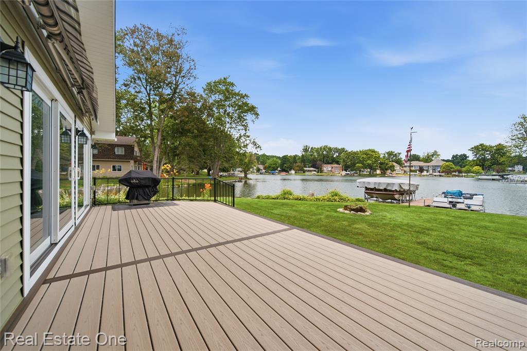 2939 Tamarack Lake Drive, Pinckney, MI 48169 — Photo 31