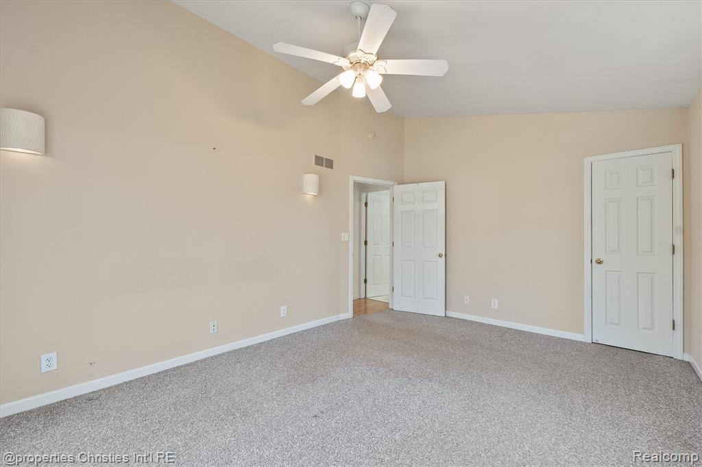 9280 Tanbay Street, Commerce Twp, MI 48382 — Photo 20