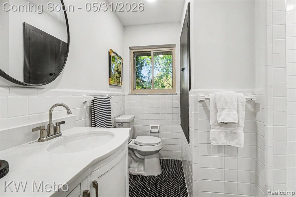 36125 Paddleford Road, Farmington, MI 48331 — Photo 14
