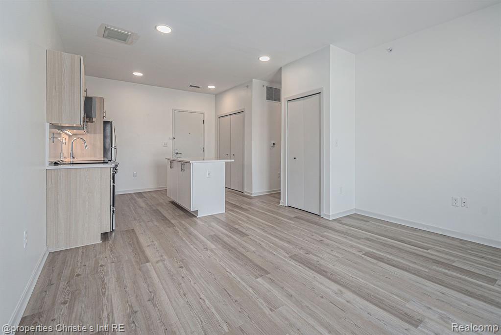 7410 KERCHEVAL Street - Photo 5