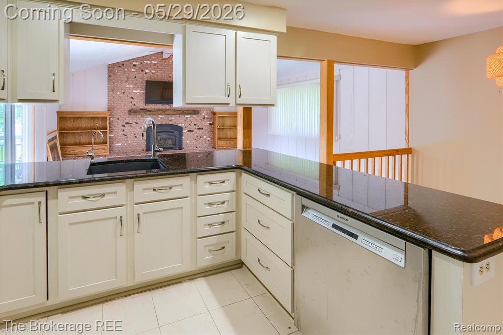 6933 Hubbard Hills Drive, Clarkston, MI 48348 — Photo 50