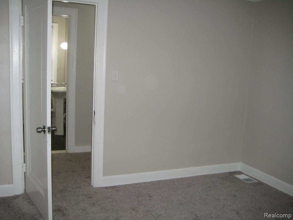 8066 NORMILE Street, Detroit, MI 48204 — Photo 32