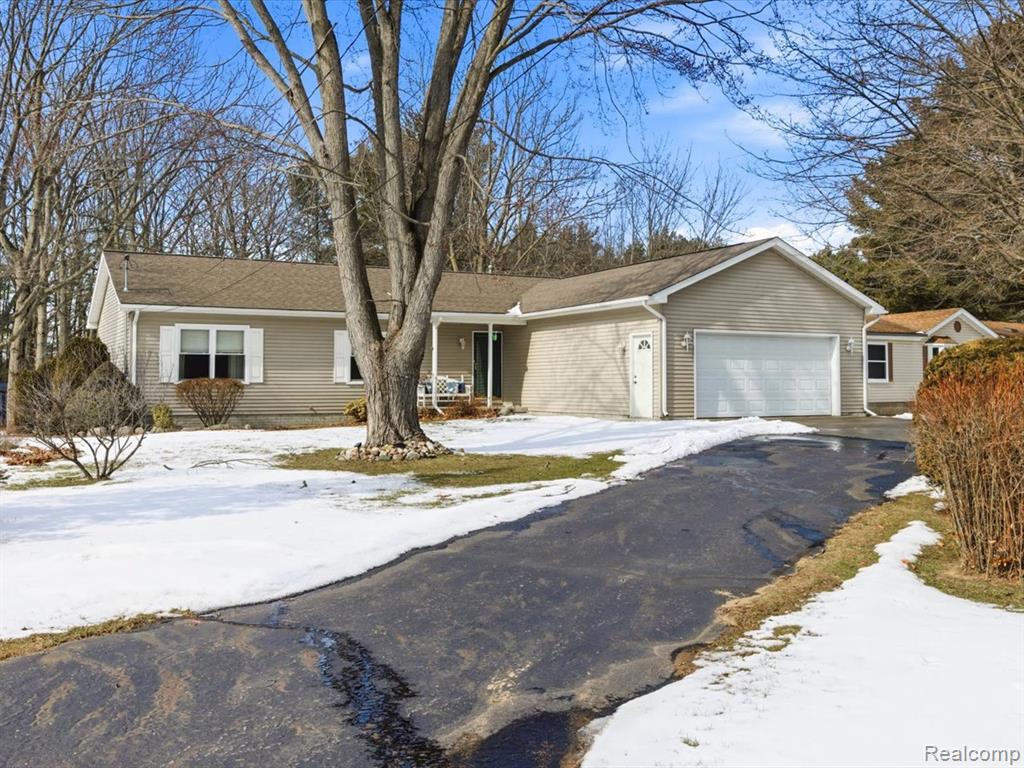 8431 Lakeshore Road, Burtchville, MI 48059 — Photo 2
