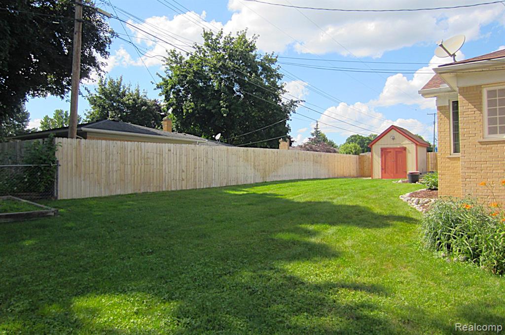 52477 Pappy Lane, Shelby Twp, MI 48316 — Photo 40