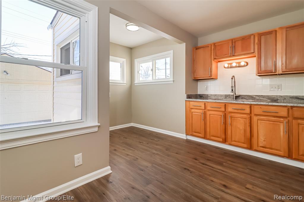 28461 Marquette Street, Garden City, MI — Photo 6