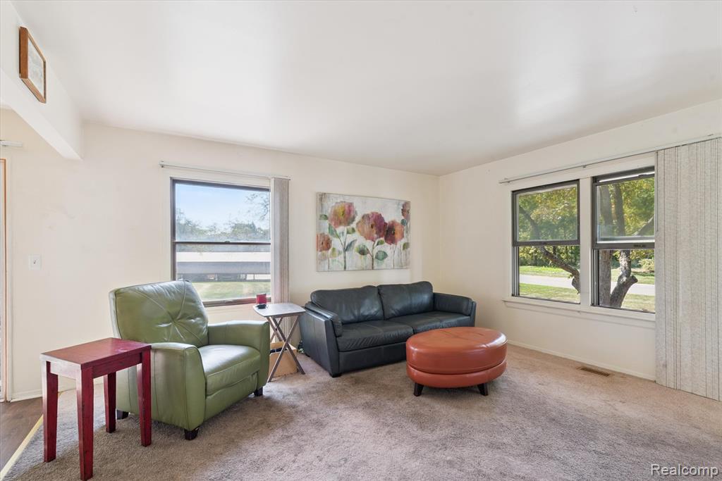 8346 Lakeview Drive, Ypsilanti, MI 48198 — Photo 10