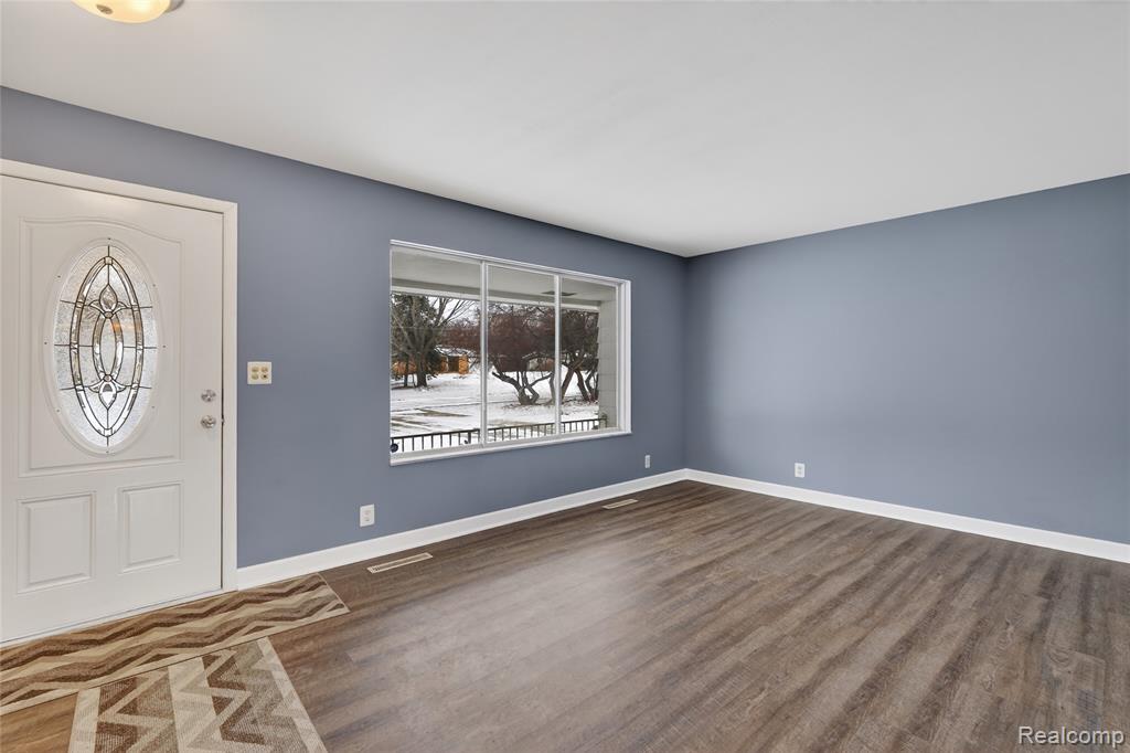 4199 Sheraton Drive, Flint, MI 48532 — Photo 7