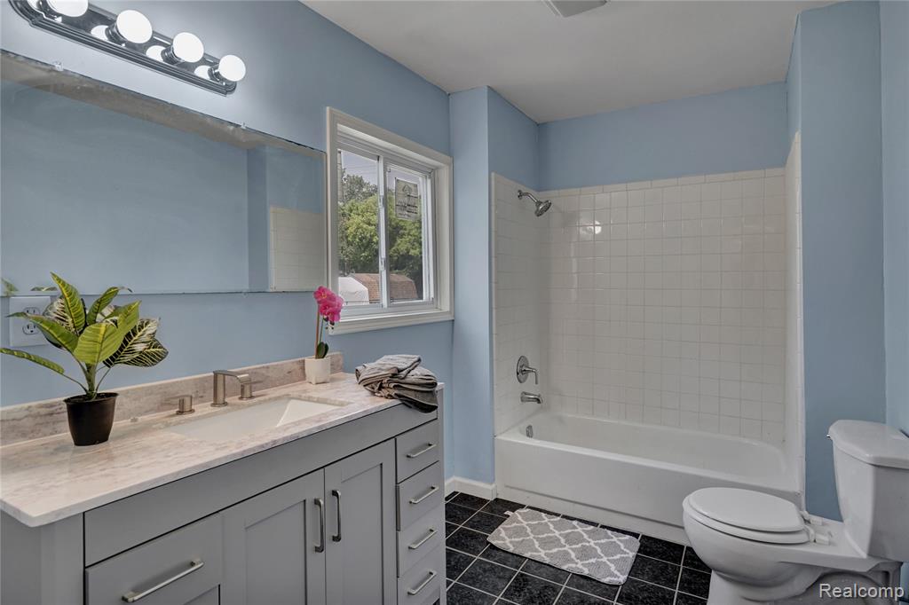 914 Chartier Street, Marine, MI — Photo 22