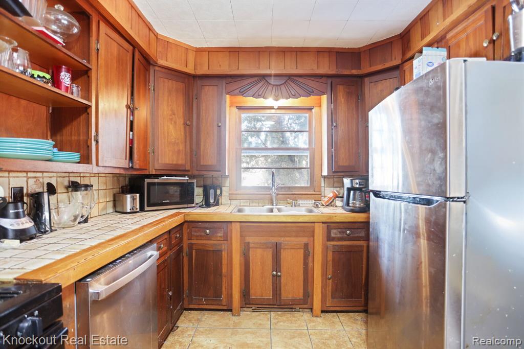 6180 Shattuck Road, Saginaw, MI 48603 — Photo 12