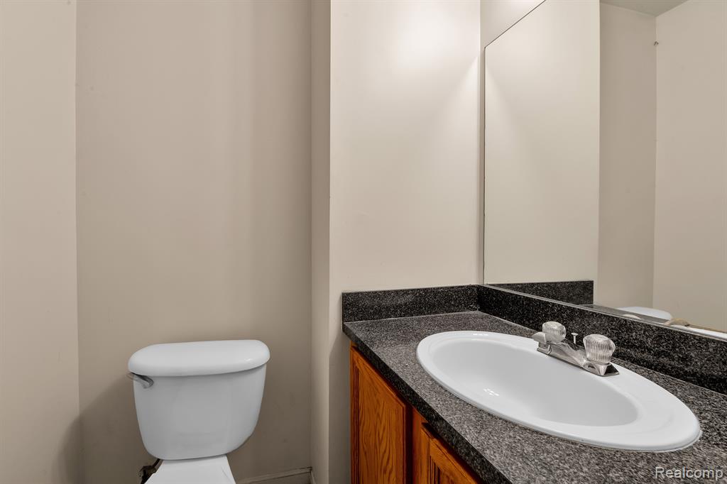 23437 READING, Trenton, MI 48183 — Photo 11