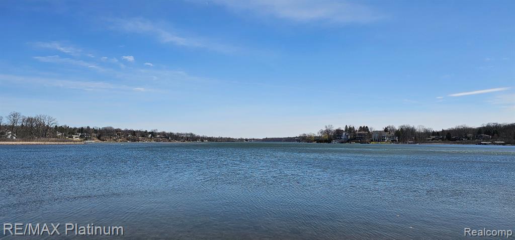 3960 S Bradmore Avenue N, West Bloomfield, MI 48324 — Photo 35