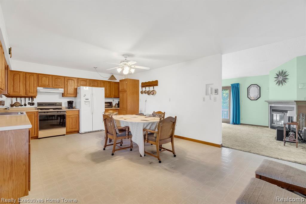 4602 Meadowlawn Drive, Fort Gratiot, MI 48059 — Photo 6