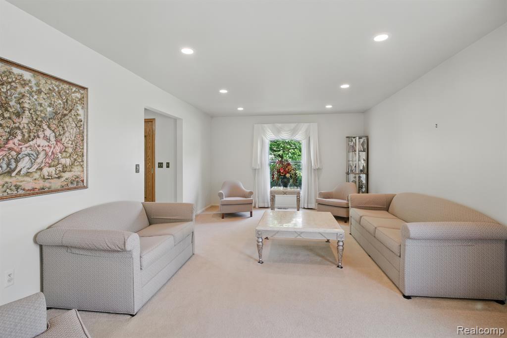 5389 Vincennes Drive, Bloomfield Hills, MI 48302 — Photo 26
