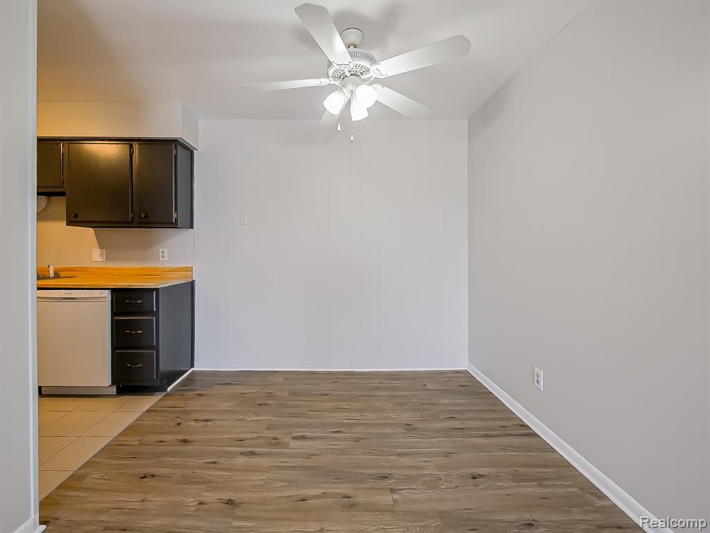 825 S Grand Avenue, Fowlerville, MI 48836 — Photo 4