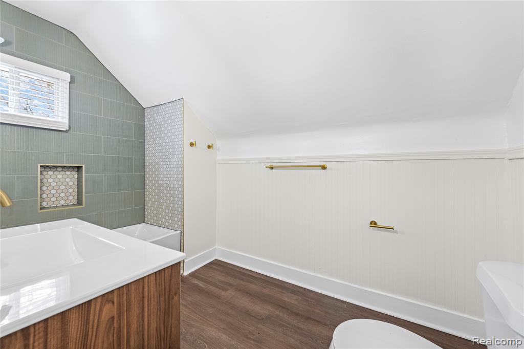 8103 E Canfield Street, Detroit, MI 48214 — Photo 29