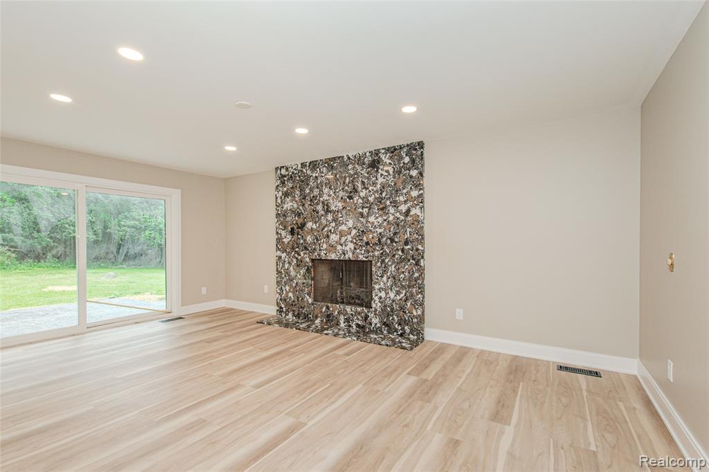 21993 Riverview Drive, Beverly Hills, MI 48025 — Photo 24