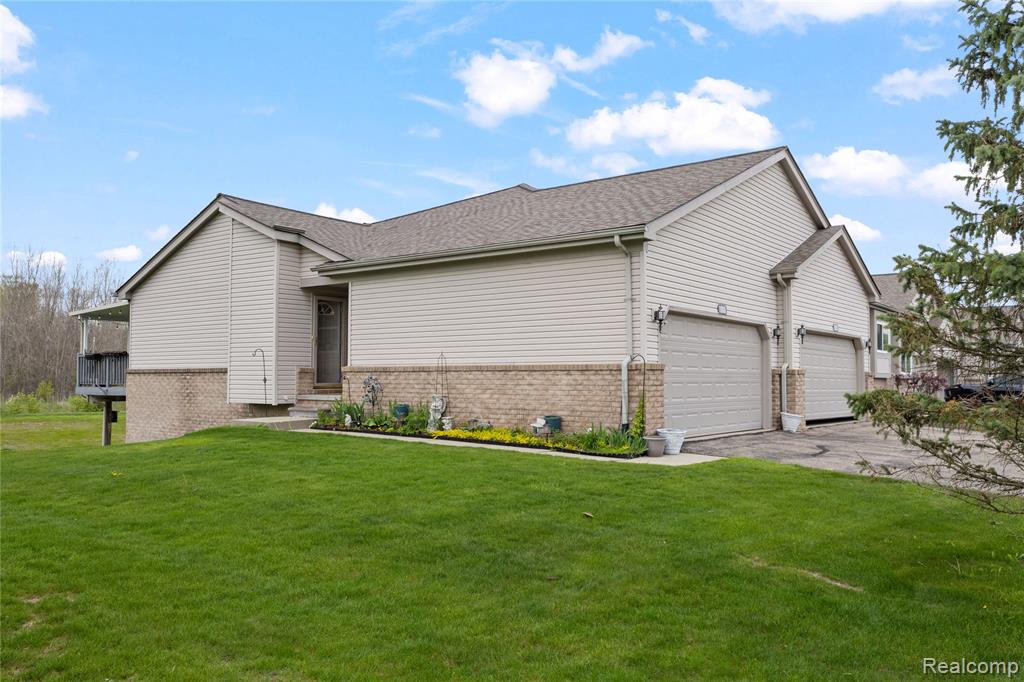 11000 Hayes Street, Grand Blanc, MI 48439 — Photo 2