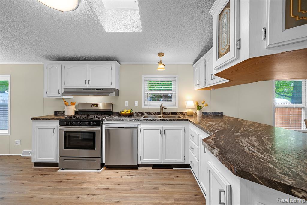 2692 GREG Avenue, Brighton, MI 48114 — Photo 13