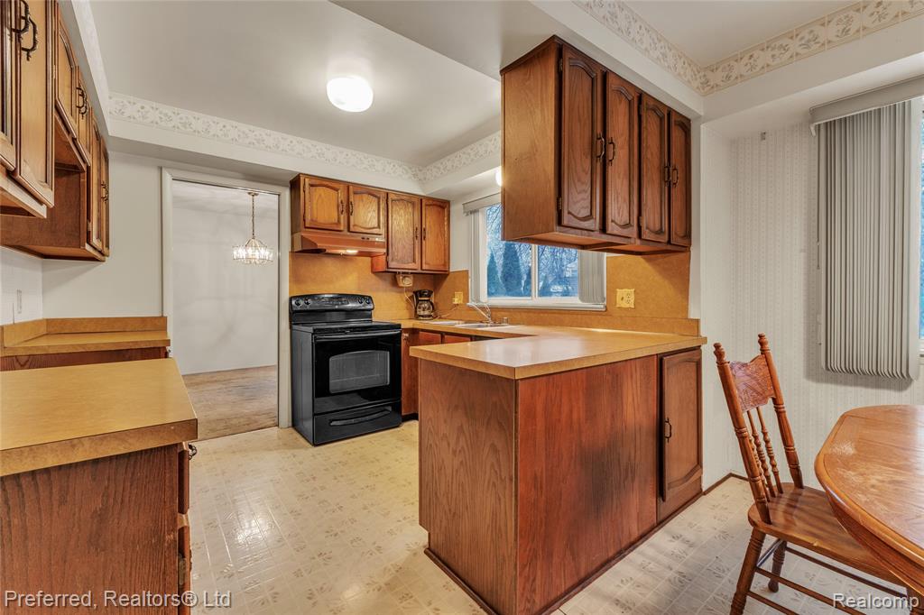 46323 Gainsborough Drive, Canton, MI 48187 — Photo 16