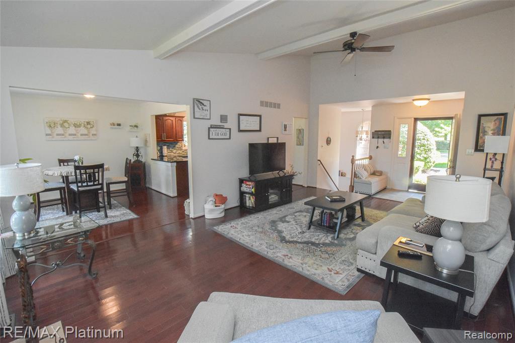 816 Maplewood Court, Brighton, MI 48116 — Photo 16