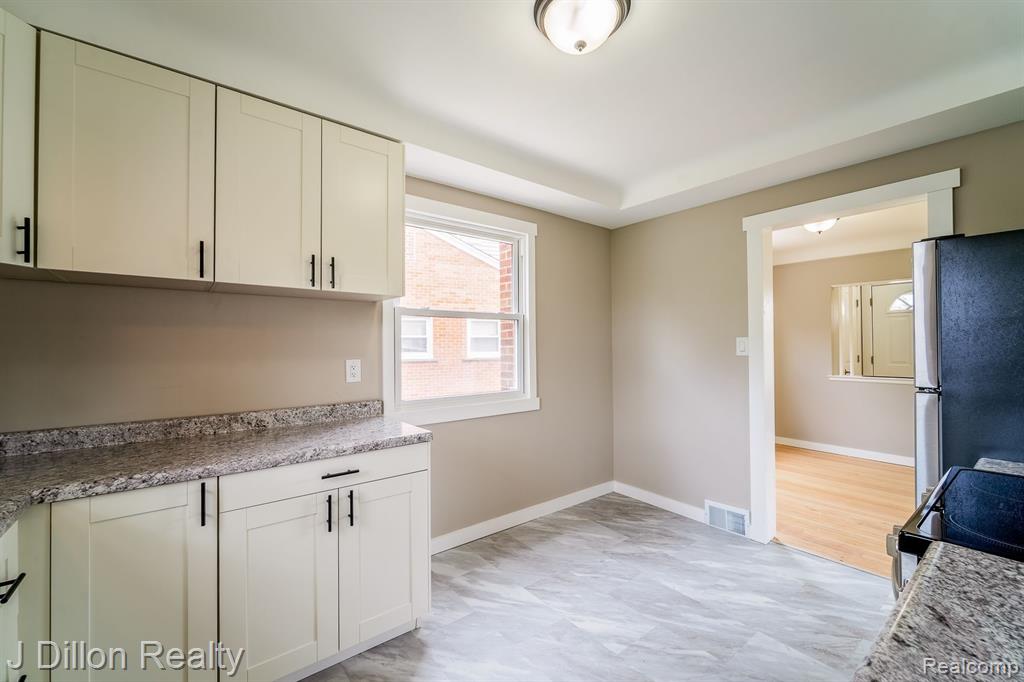 6639 SHARON Street, Garden City, MI — Photo 22