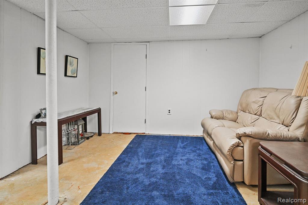 47450 LIZABETH Drive, Chesterfield, MI 48047 — Photo 17