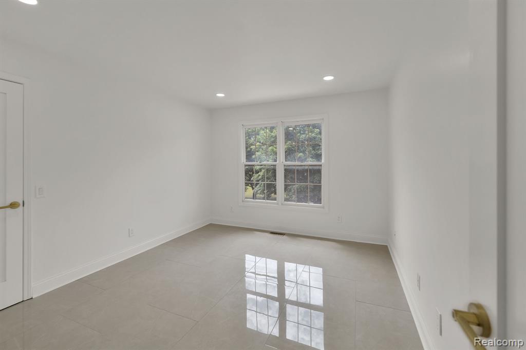 47974 Deer Trail Drive, Canton, MI 48187 — Photo 52