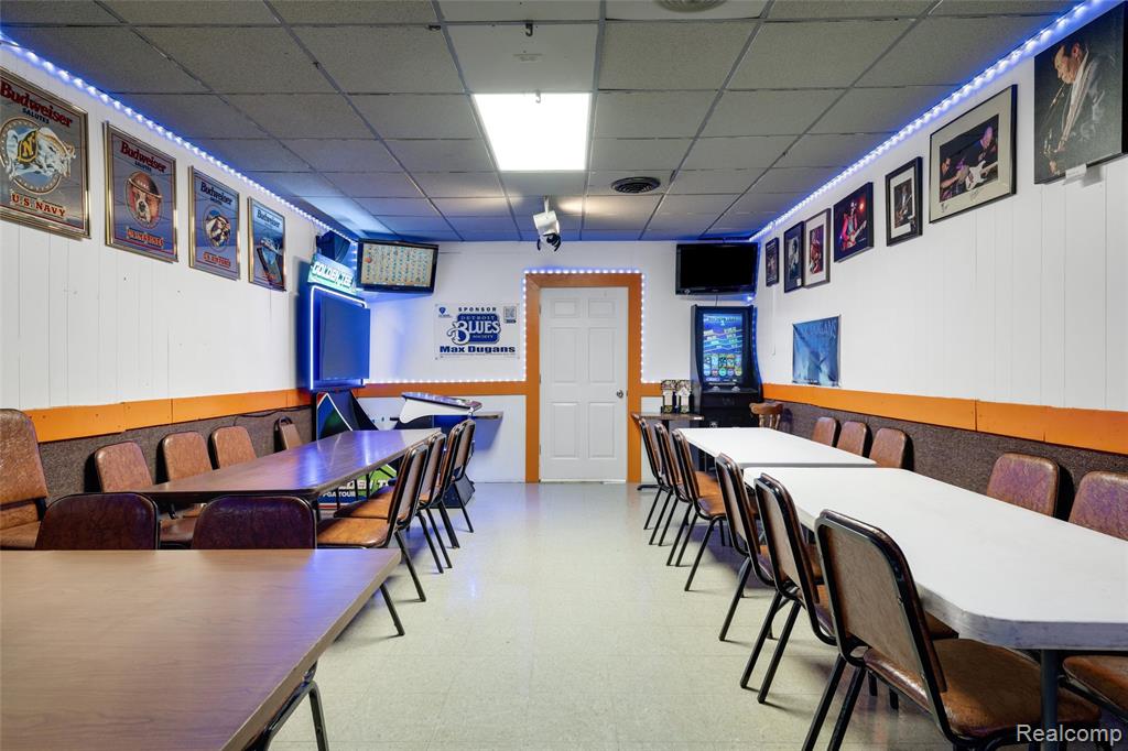 844 E 10 Mile Road, Hazel Park, MI 48030 — Photo 17