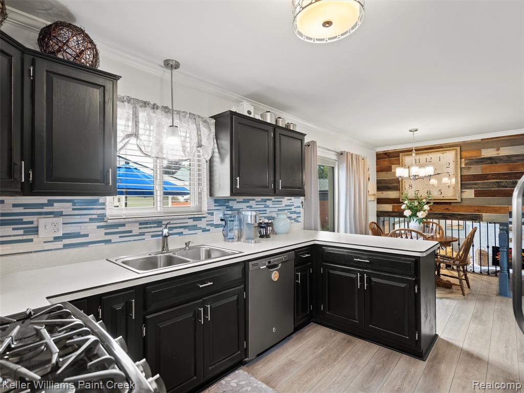 43092 Bond Court, Sterling Heights, MI 48313 — Photo 20