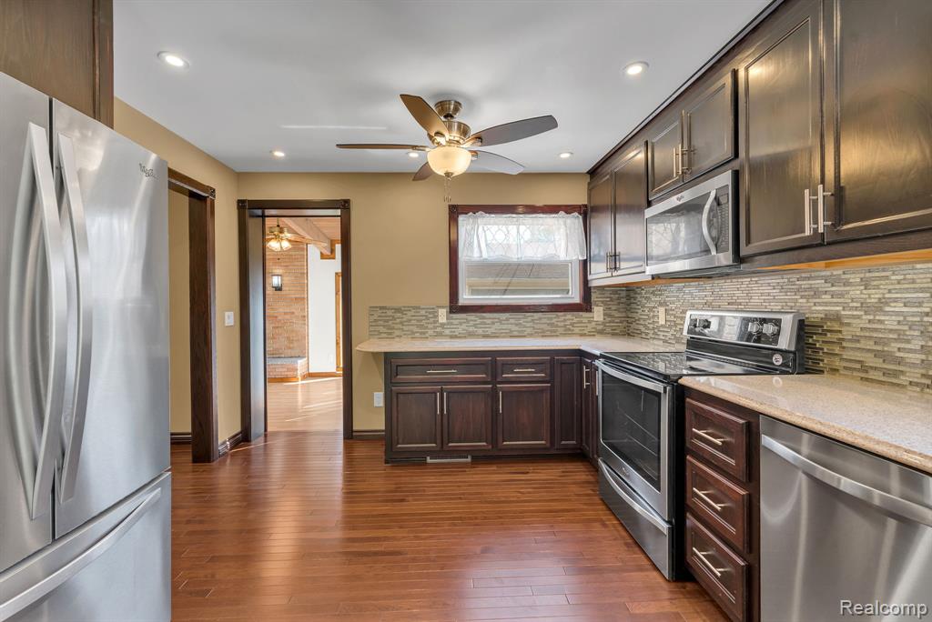 26637 Clairview Drive, Dearborn Heights, MI 48127 — Photo 19