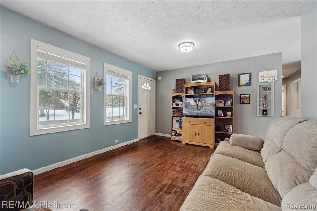 107 RUSSELL Street, Leslie, MI 49251 — Photo 8