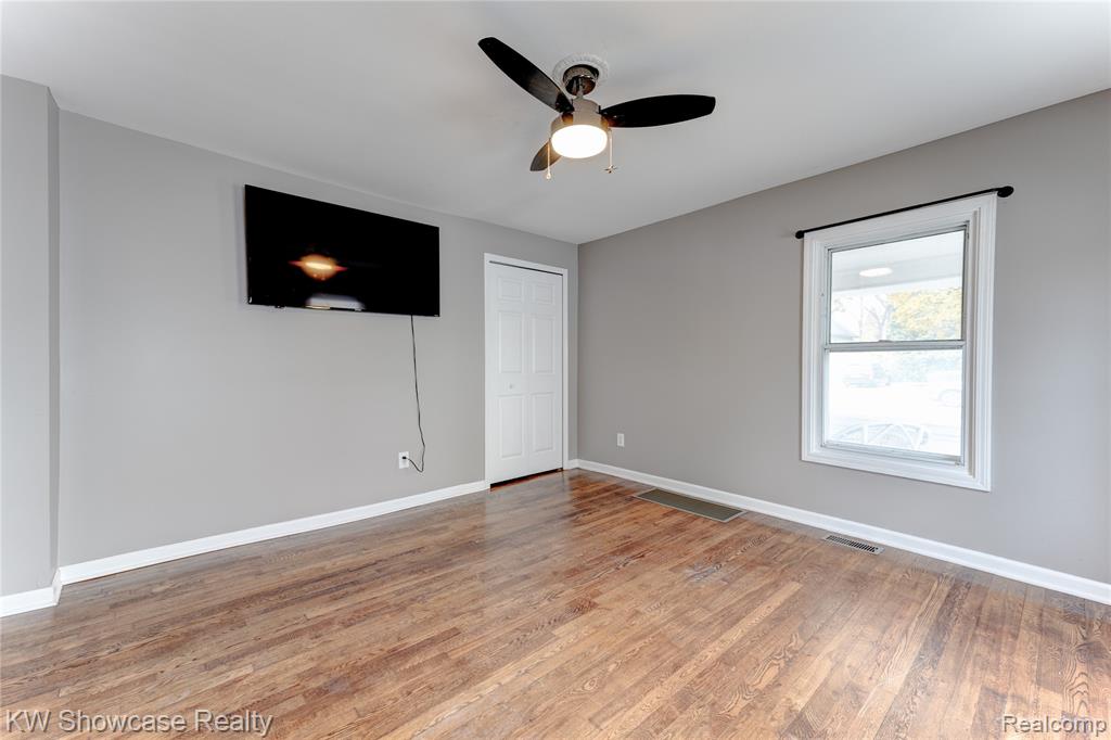608 S Adelaide Street, Fenton, MI 48430 — Photo 18