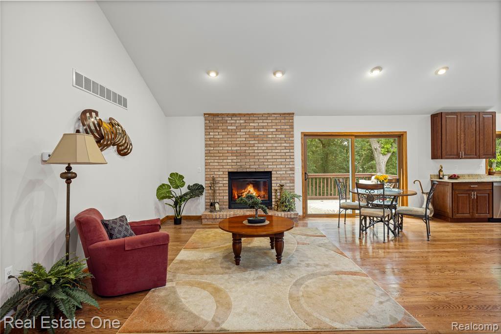 9611 Klais Road, Clarkston, MI 48348 — Photo 11