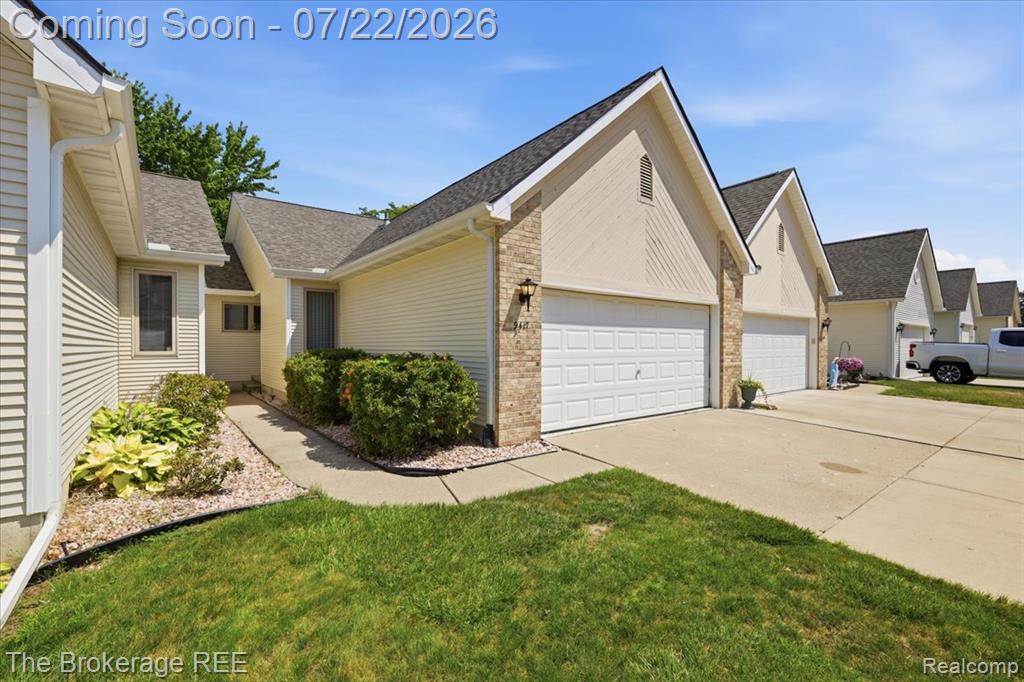 9417 Linda Drive, 122, Davison, MI 48423 — front exterior