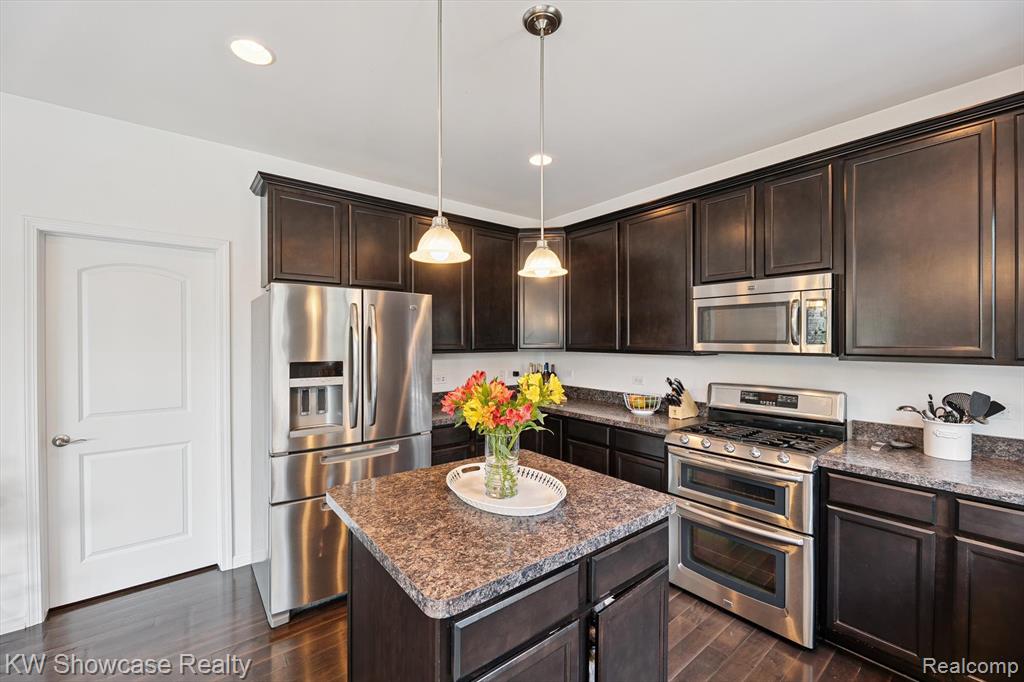 2163 Palmetto, Commerce Twp, MI 48382 — Photo 12