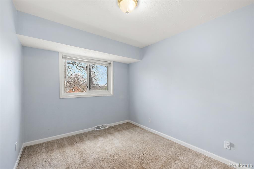3105 Hickory Ridge Drive, Ortonville, MI 48462 — Photo 29