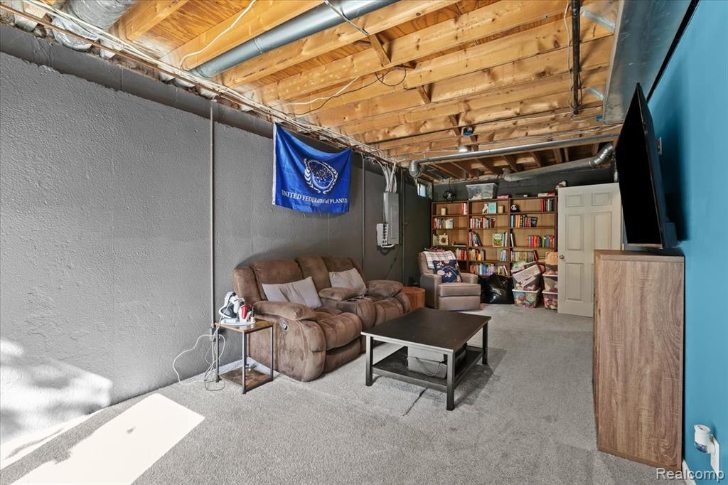 4862 Greenview Drive, Commerce Twp, MI 48382 — Photo 32