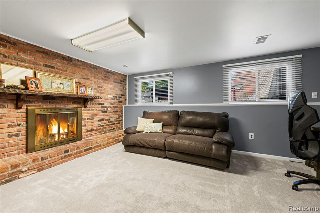 21230 Mayfair Street, Woodhaven, MI 48183 — Photo 17