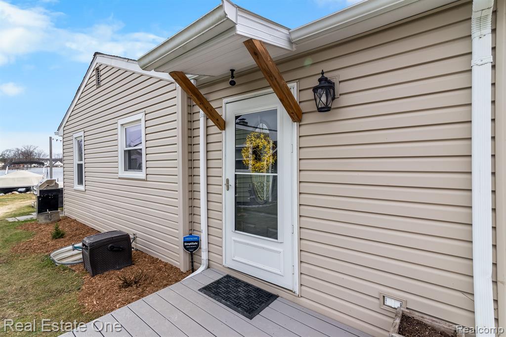 8831 Lagoon Drive, Brighton, MI 48116 — Photo 3