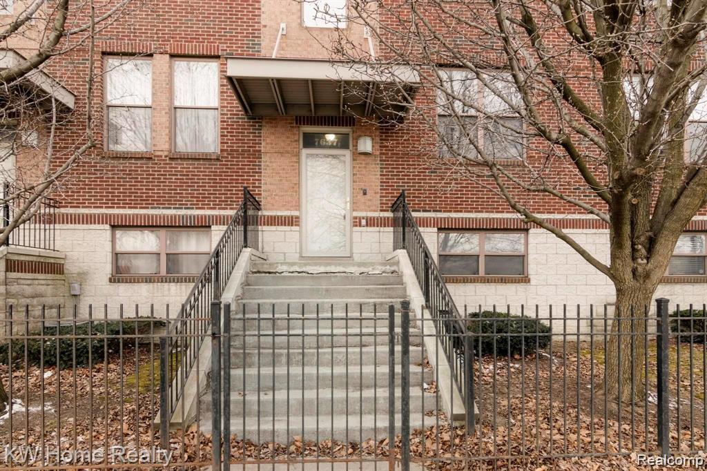 7637 Woodward Avenue