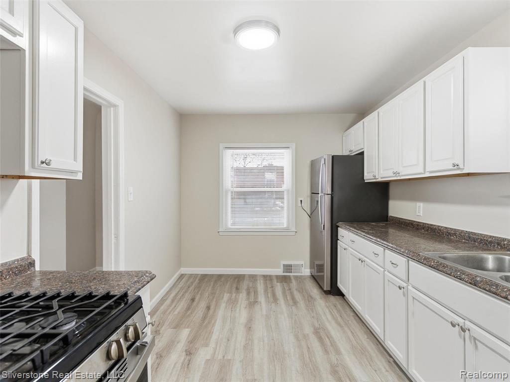 685 Northway Drive, Pontiac, MI 48342 — Photo 12