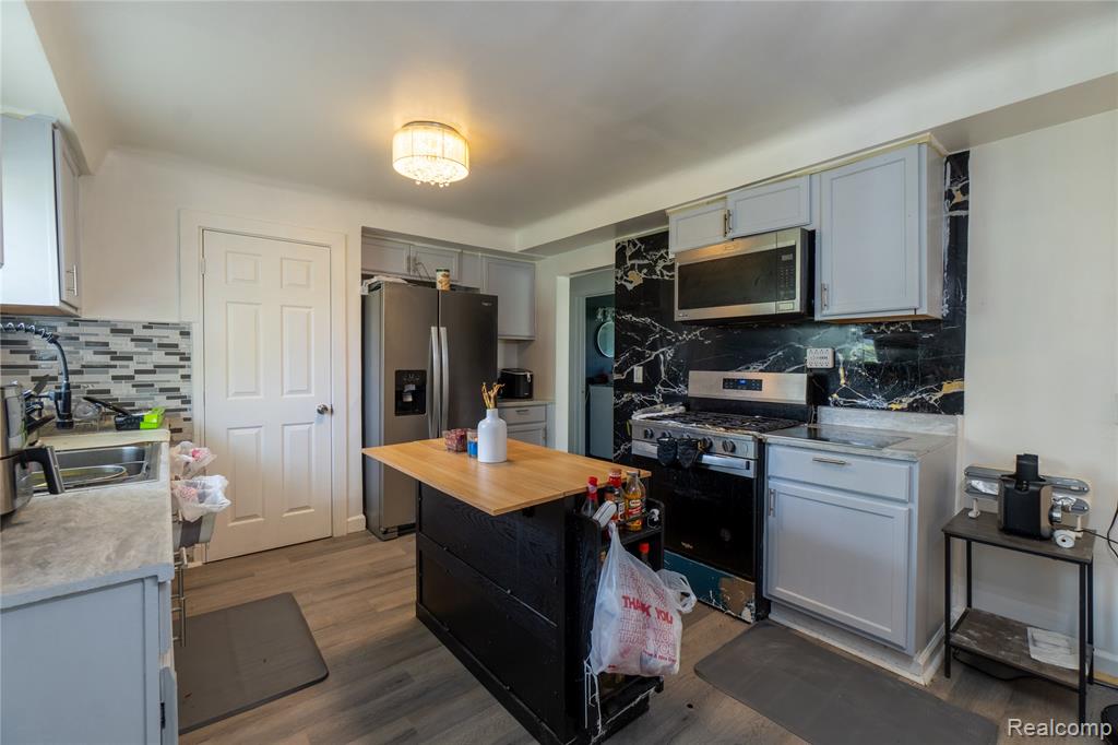 18445 Helen Street, Detroit, MI 48234 — Photo 17